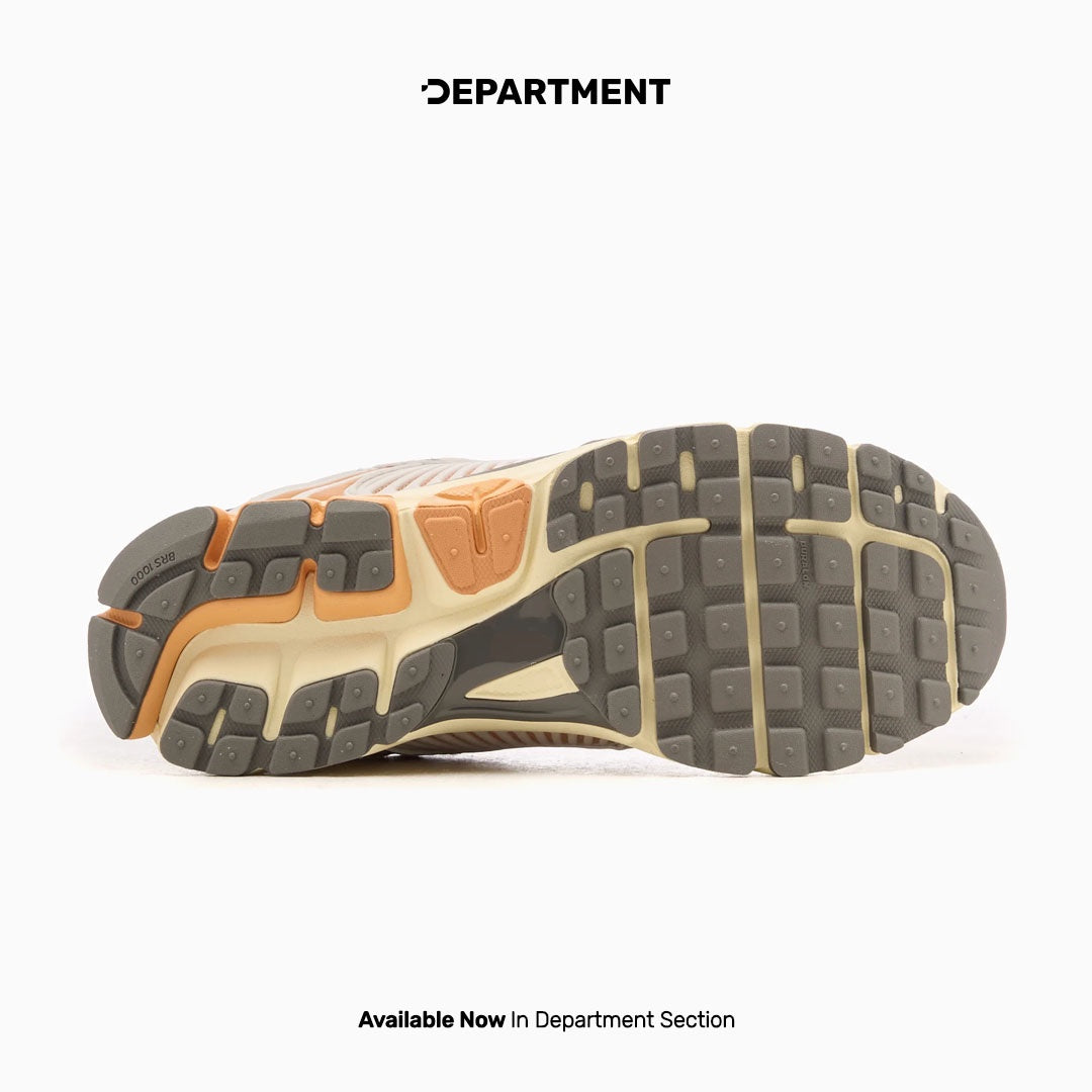 NIKE ZOOM VOMERO 5