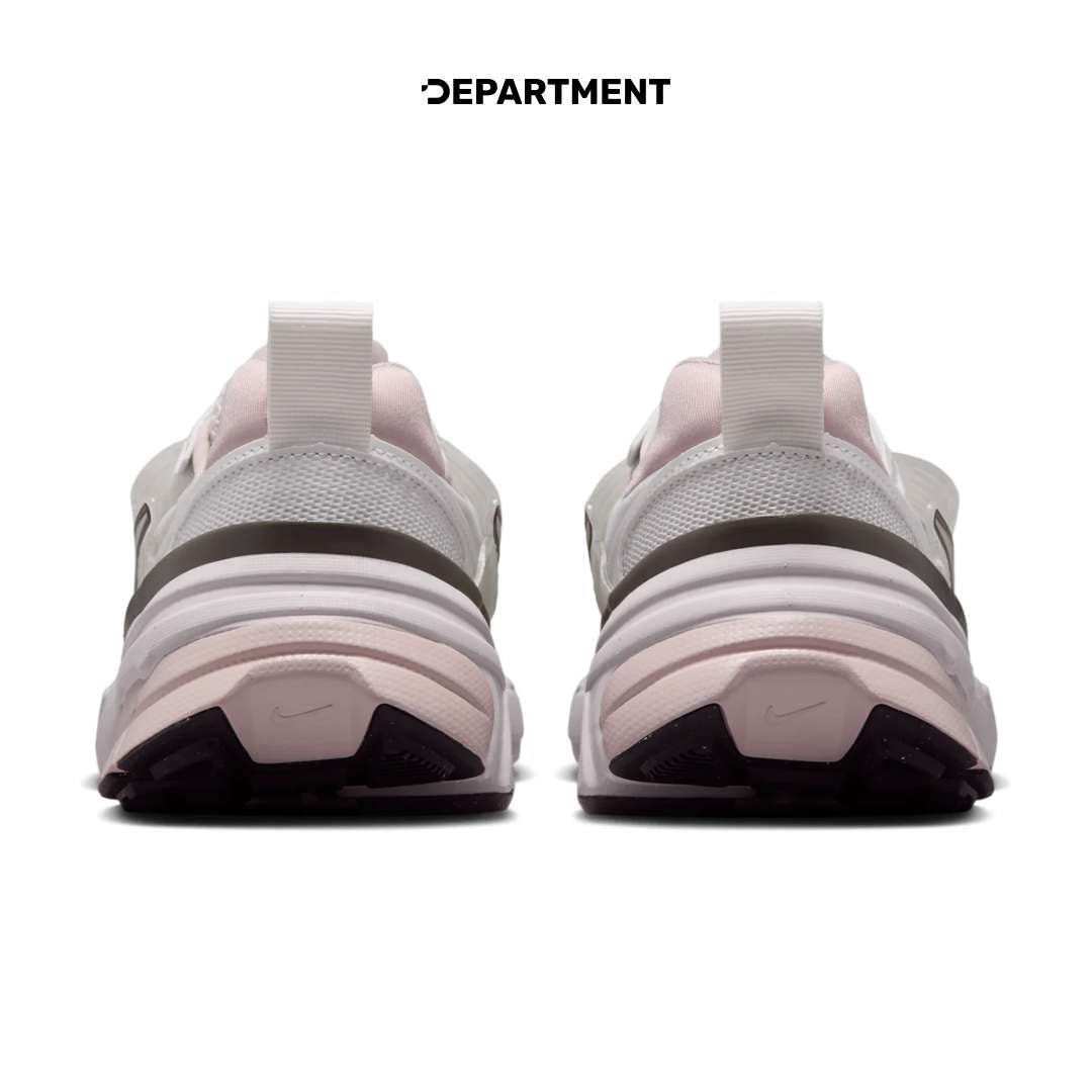 NIKE W V2K RUN WITH REFLECTIVE ACCENTS