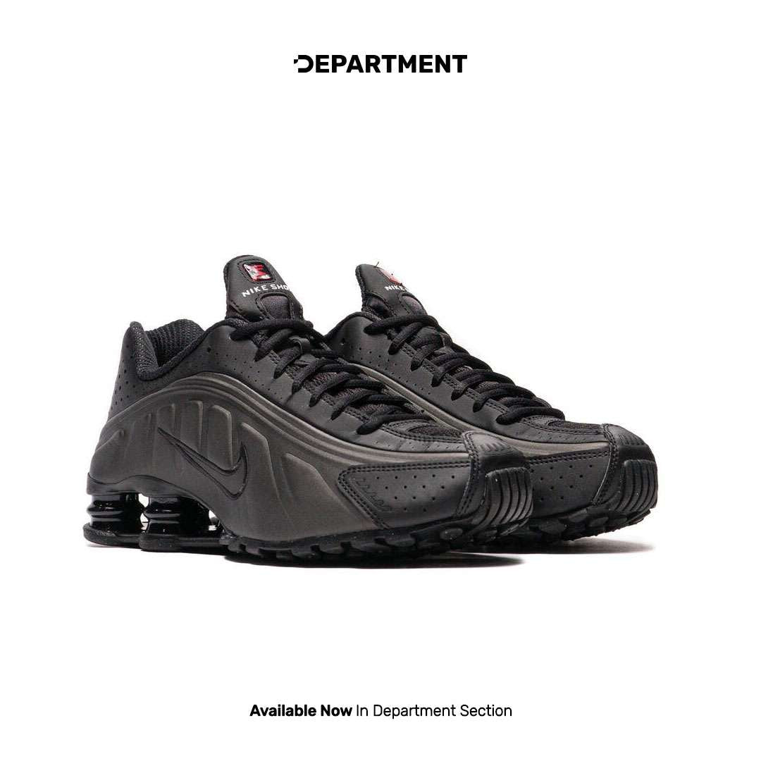NIKE SHOX R4 2025