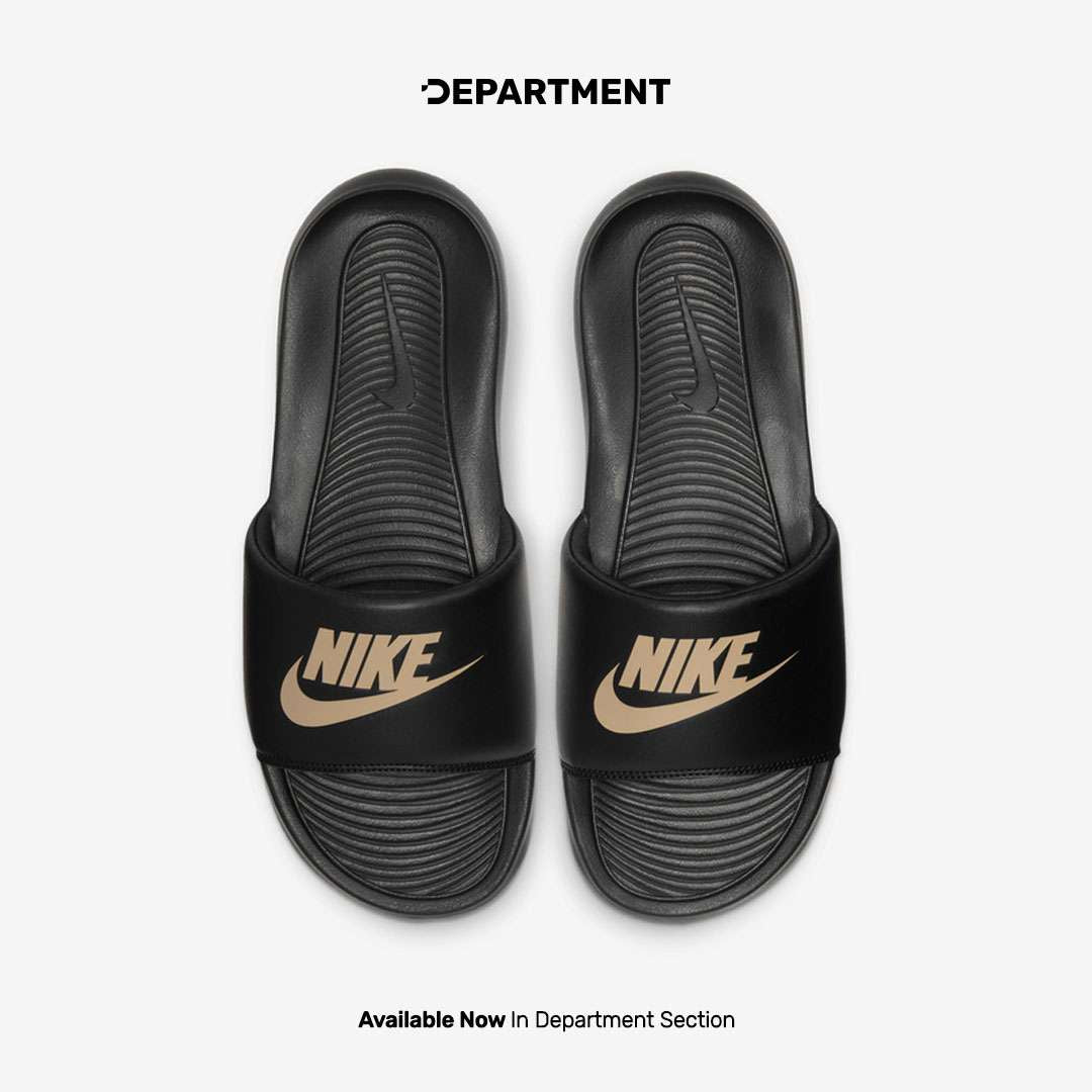 NIKE VICTORI ONE SLIDE