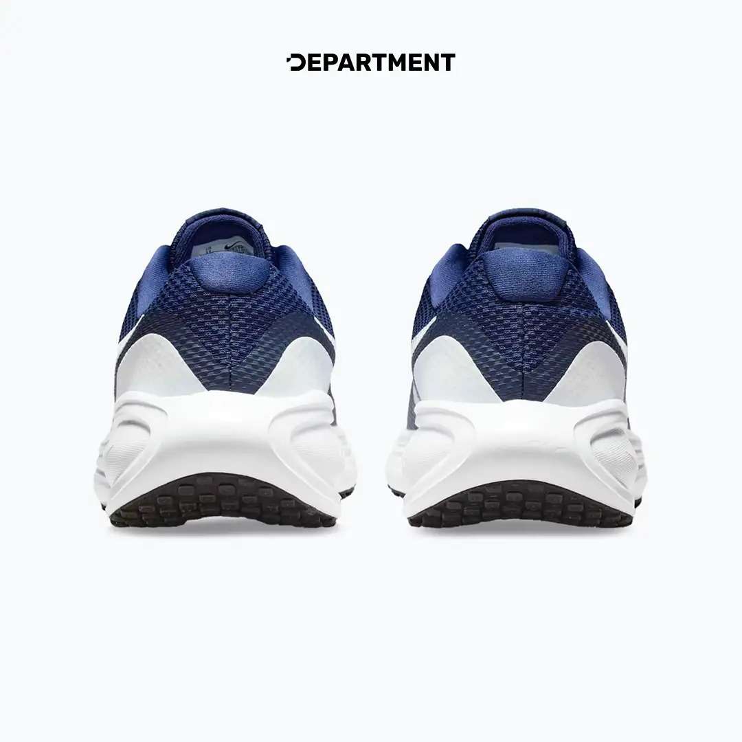 NIKE REVOLUTION 8