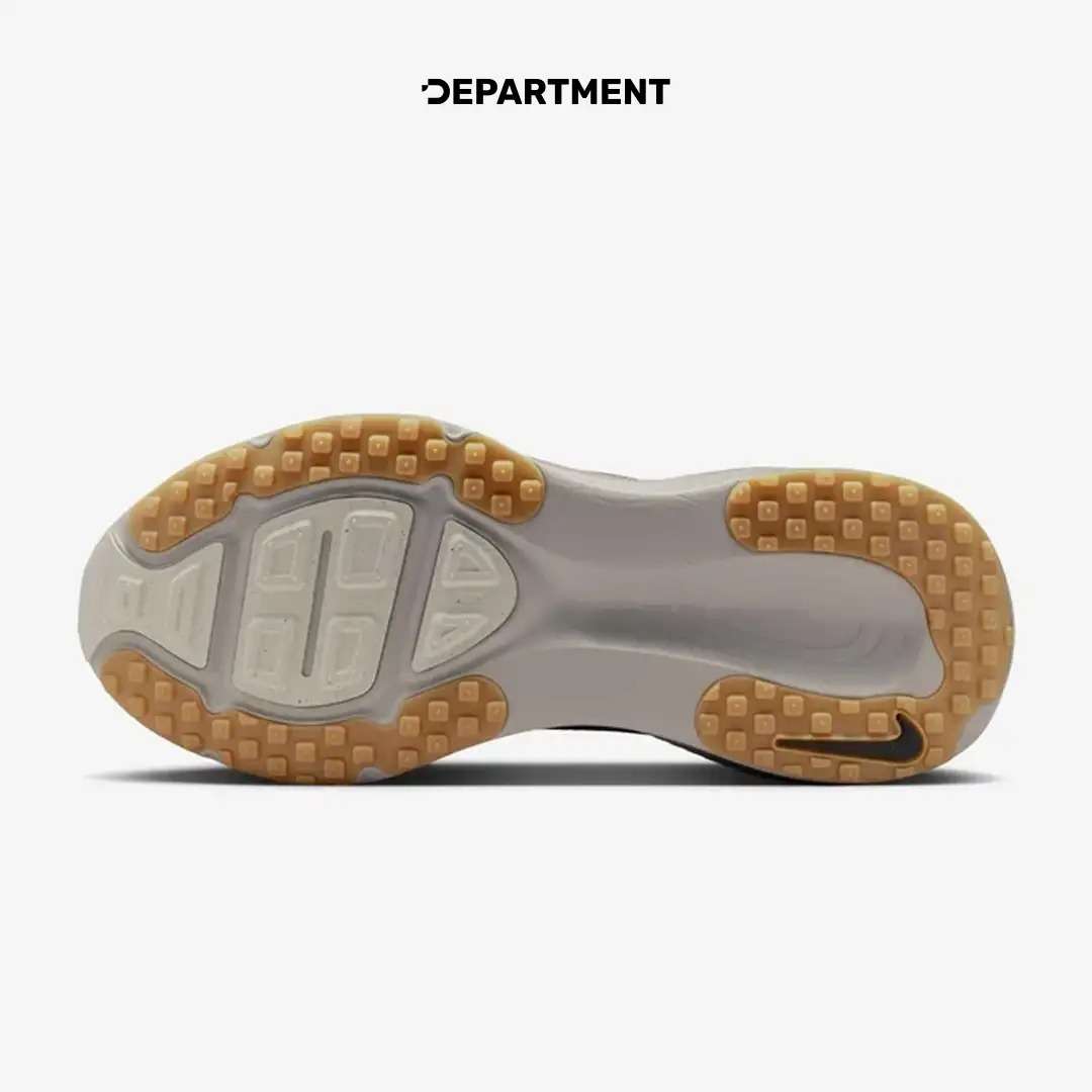 NIKE VOMERO 18