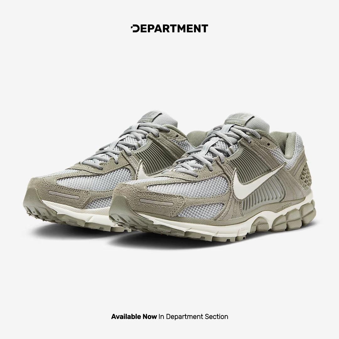 NIKE ZOOM VOMERO 5