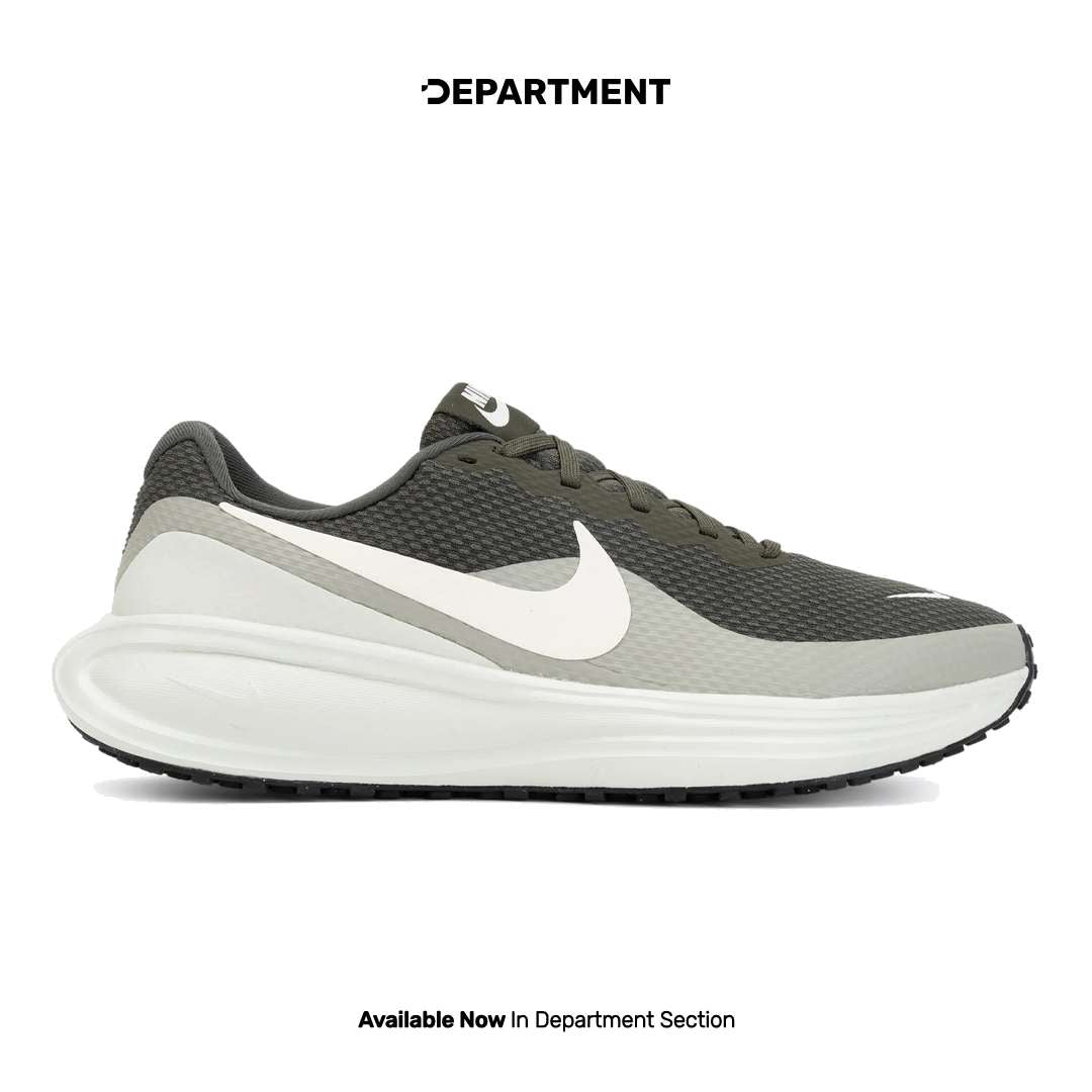 NIKE REVOLUTION 8