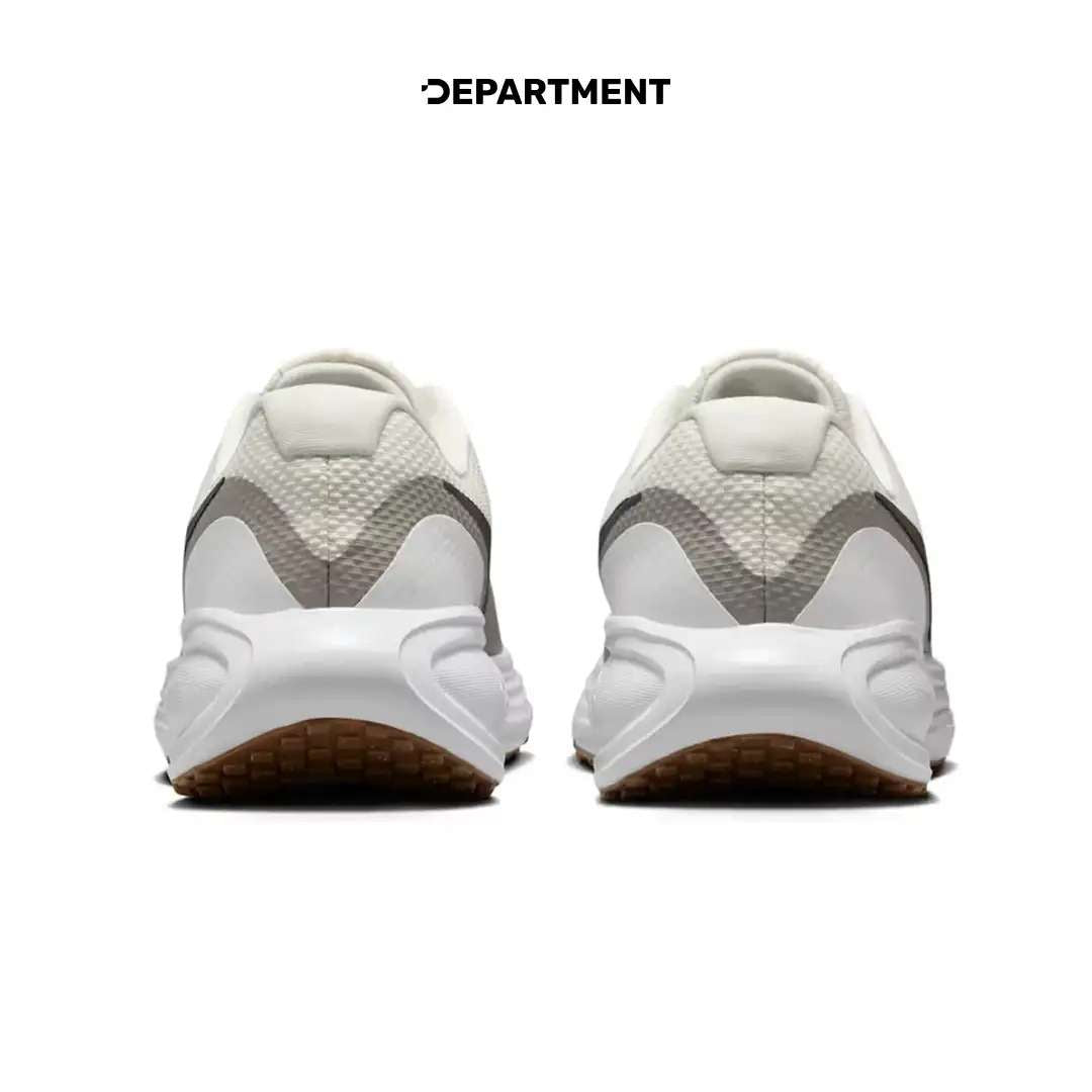 NIKE REVOLUTION 8
