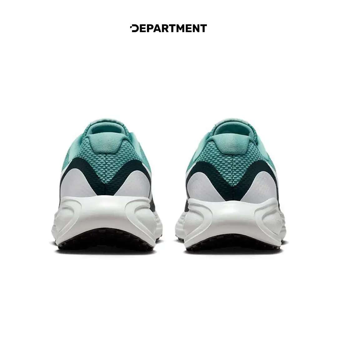 NIKE REVOLUTION 8