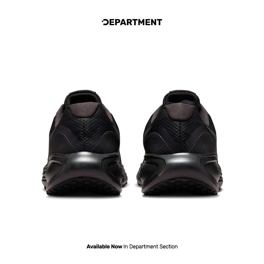 NIKE REVOLUTION 8