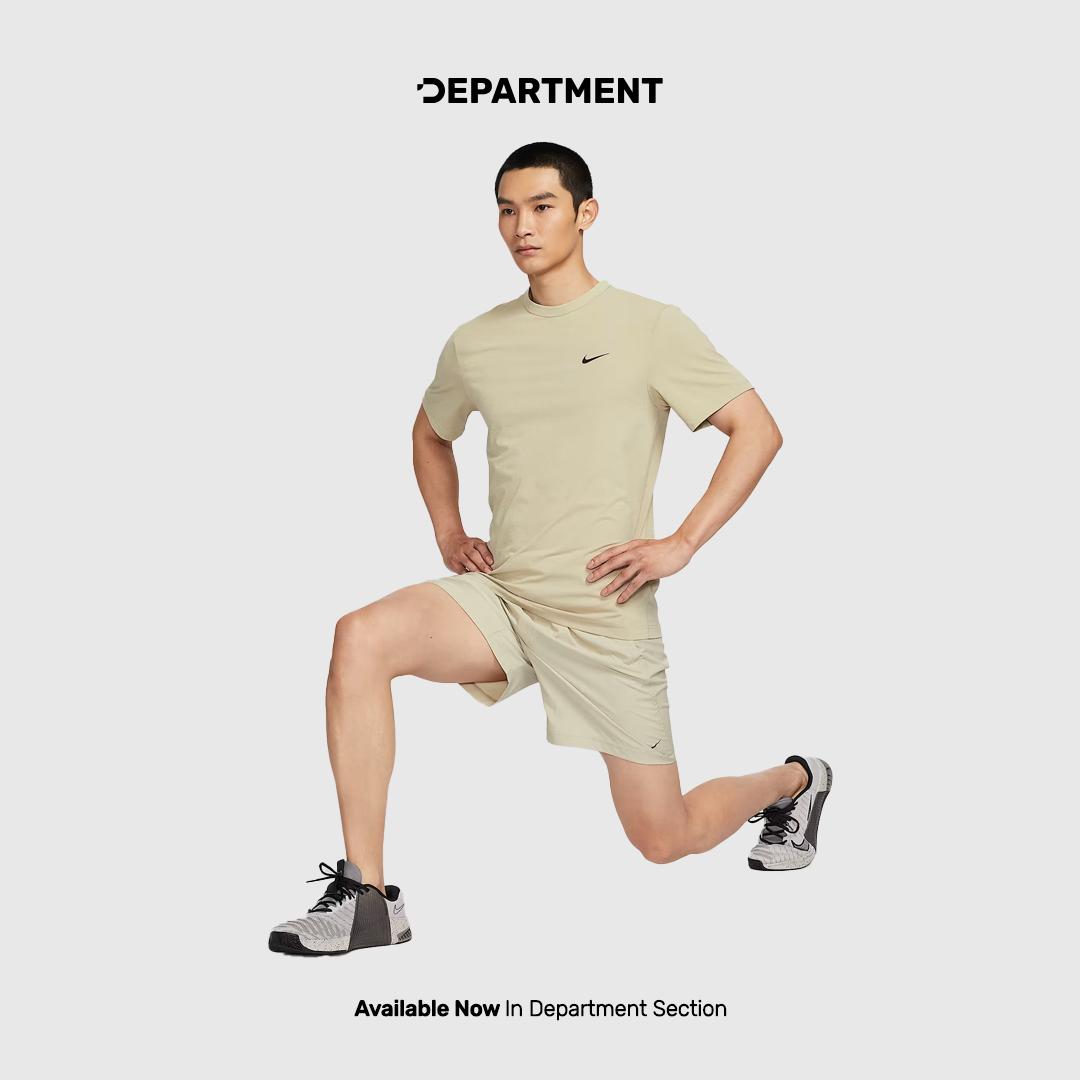 NIKE DRI FIT UV HYVERSE