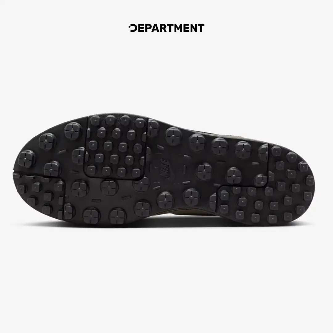 NIKE C1TY "SURPLUS"