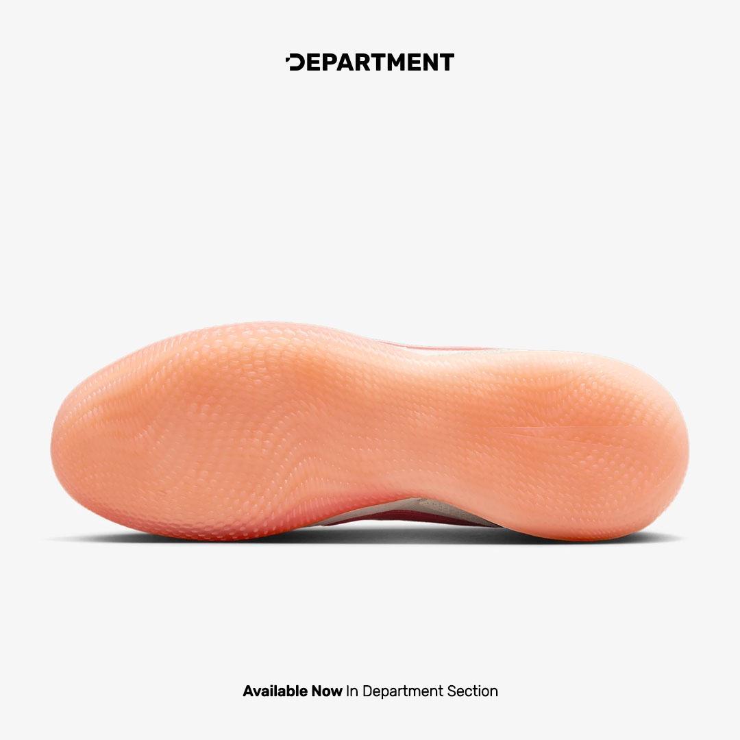 NIKE STREETGATO Department