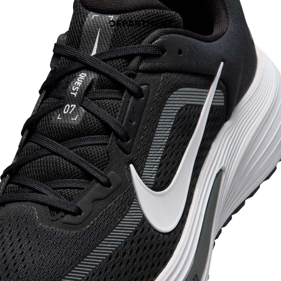 NIKE QUEST 7