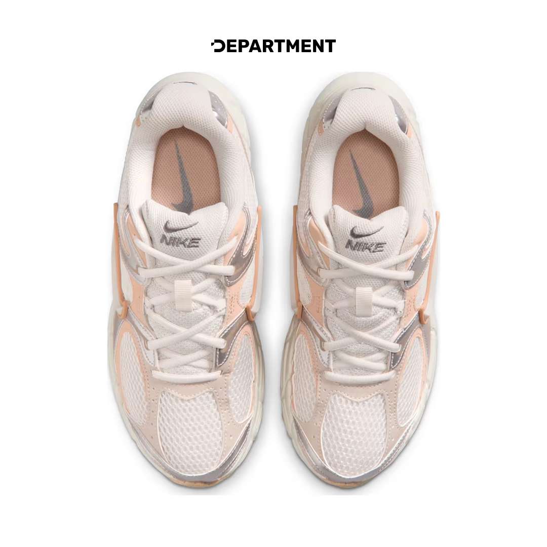 NIKE W V5 RNR WITH REFLECTIVE ACCENTS