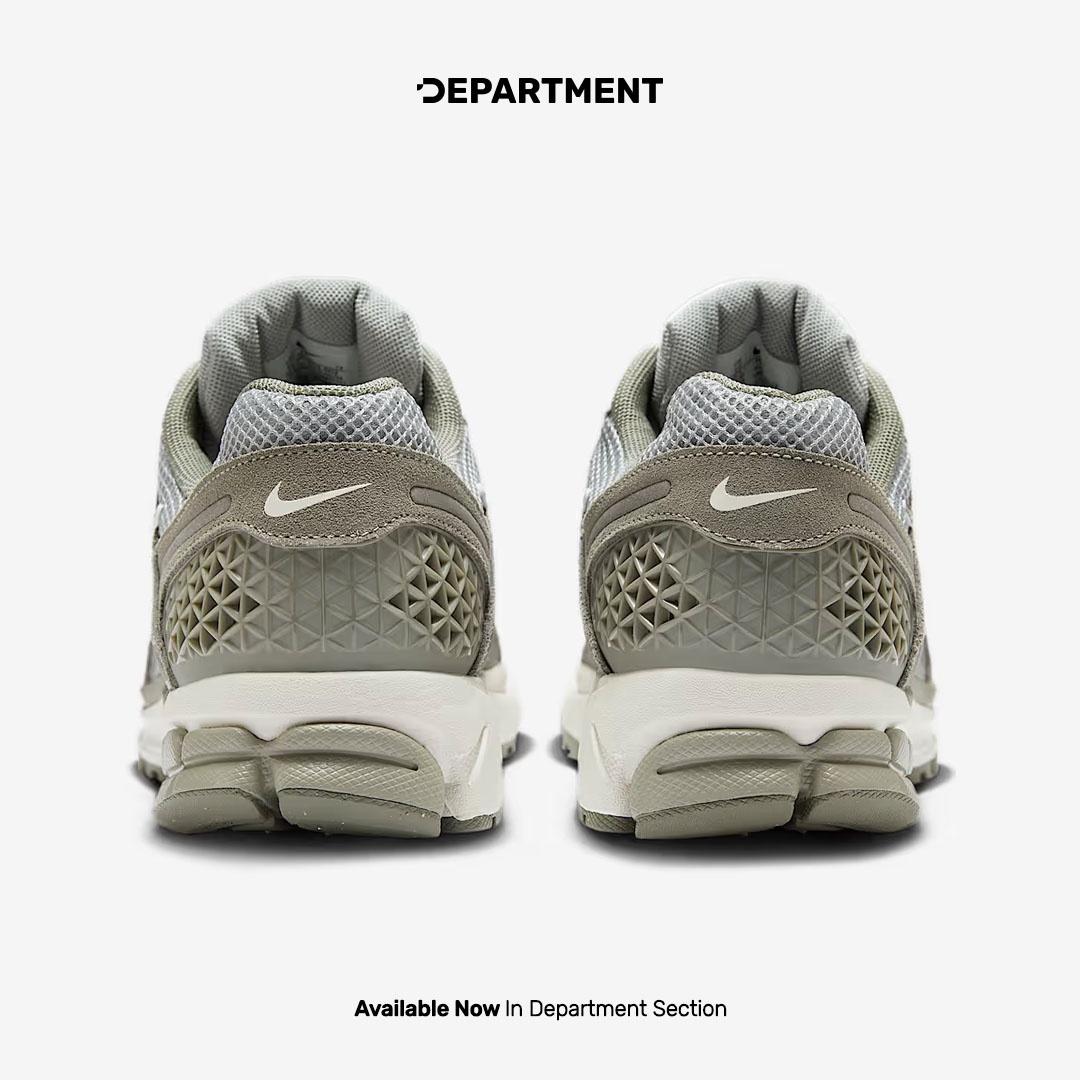 NIKE ZOOM VOMERO 5