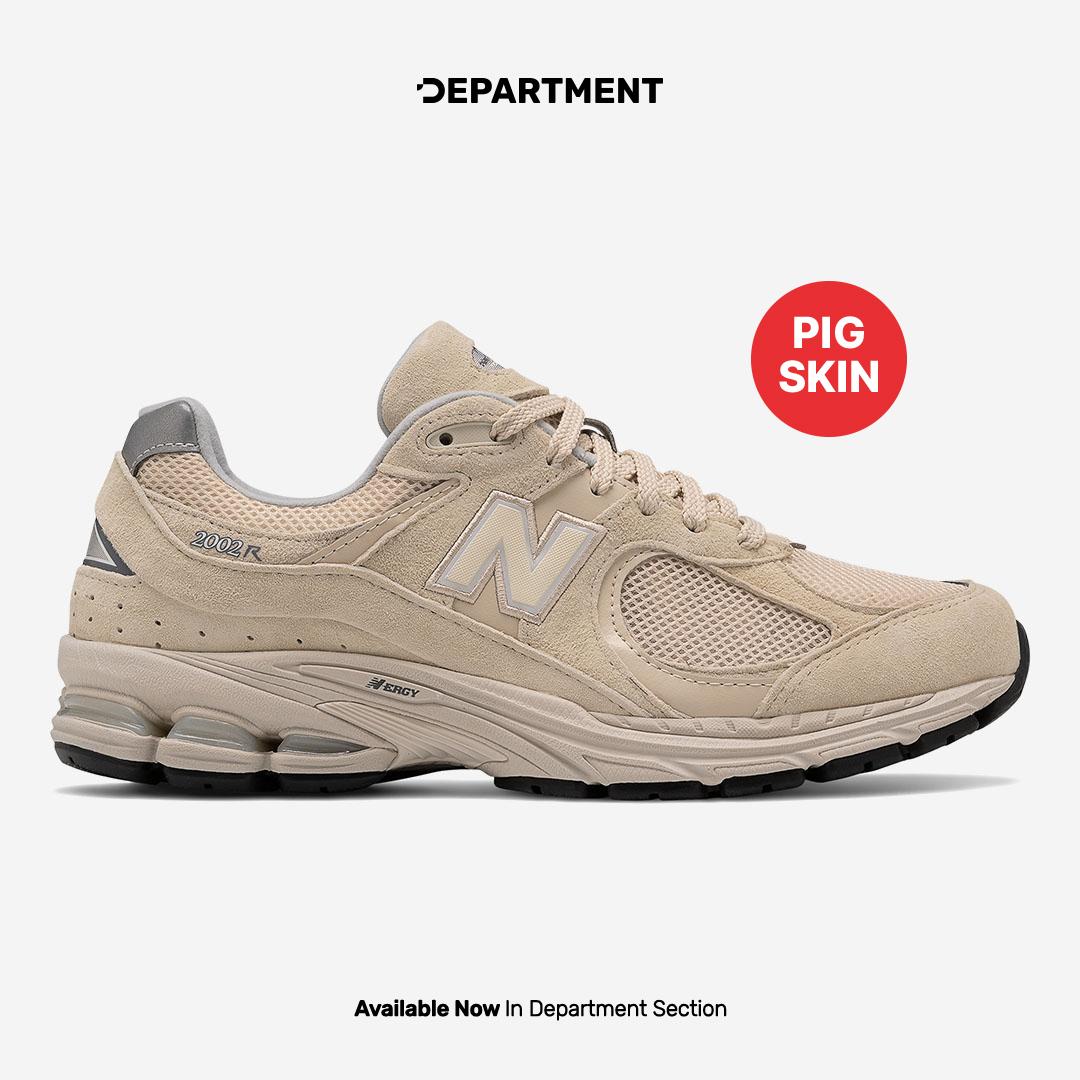 NEW BALANCE 2002R