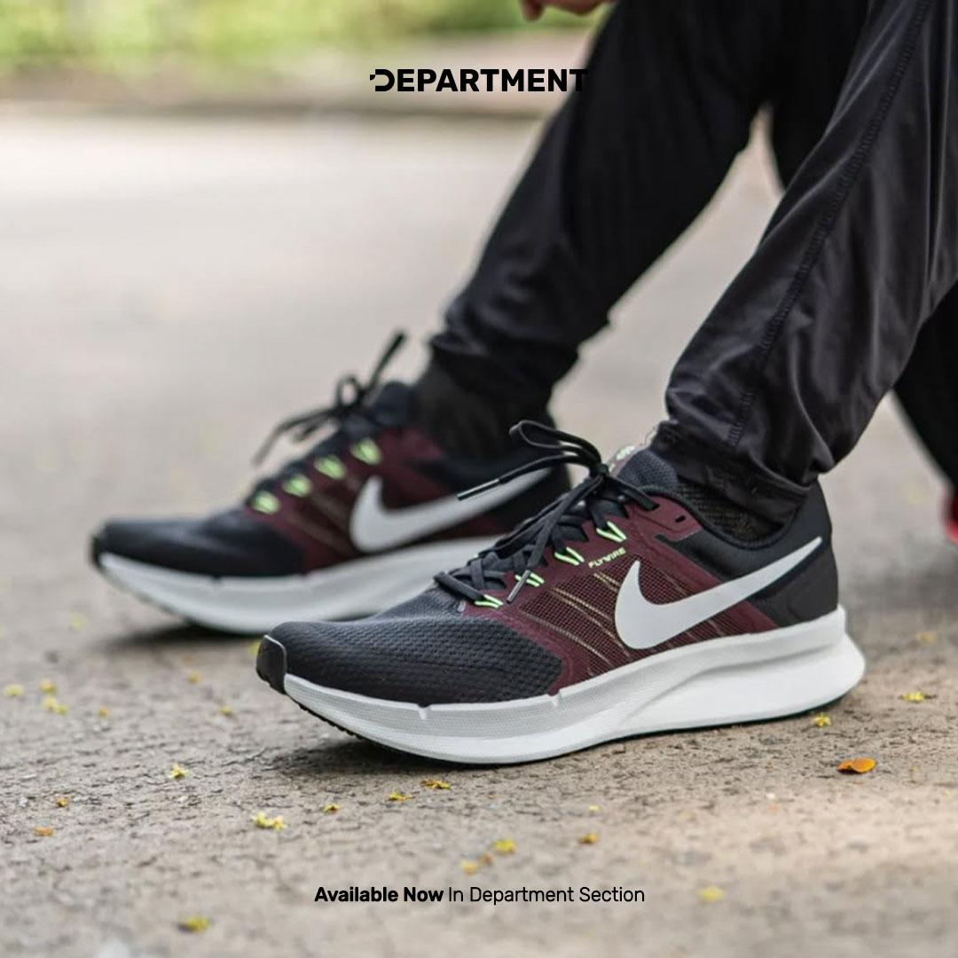 NIKE RUN SWIFT 3 Department