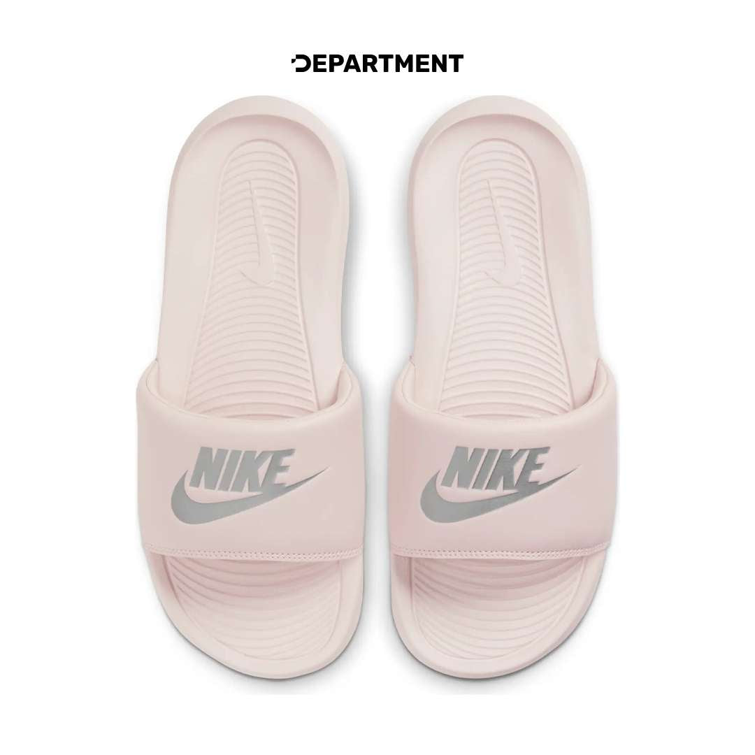 NIKE WMNS VICTORI ONE