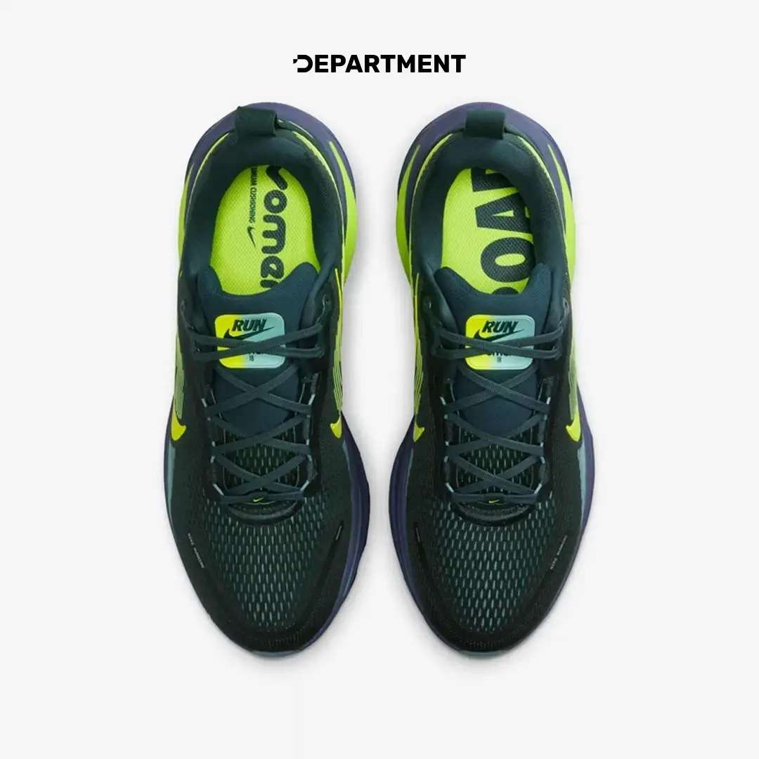 NIKE VOMERO 18