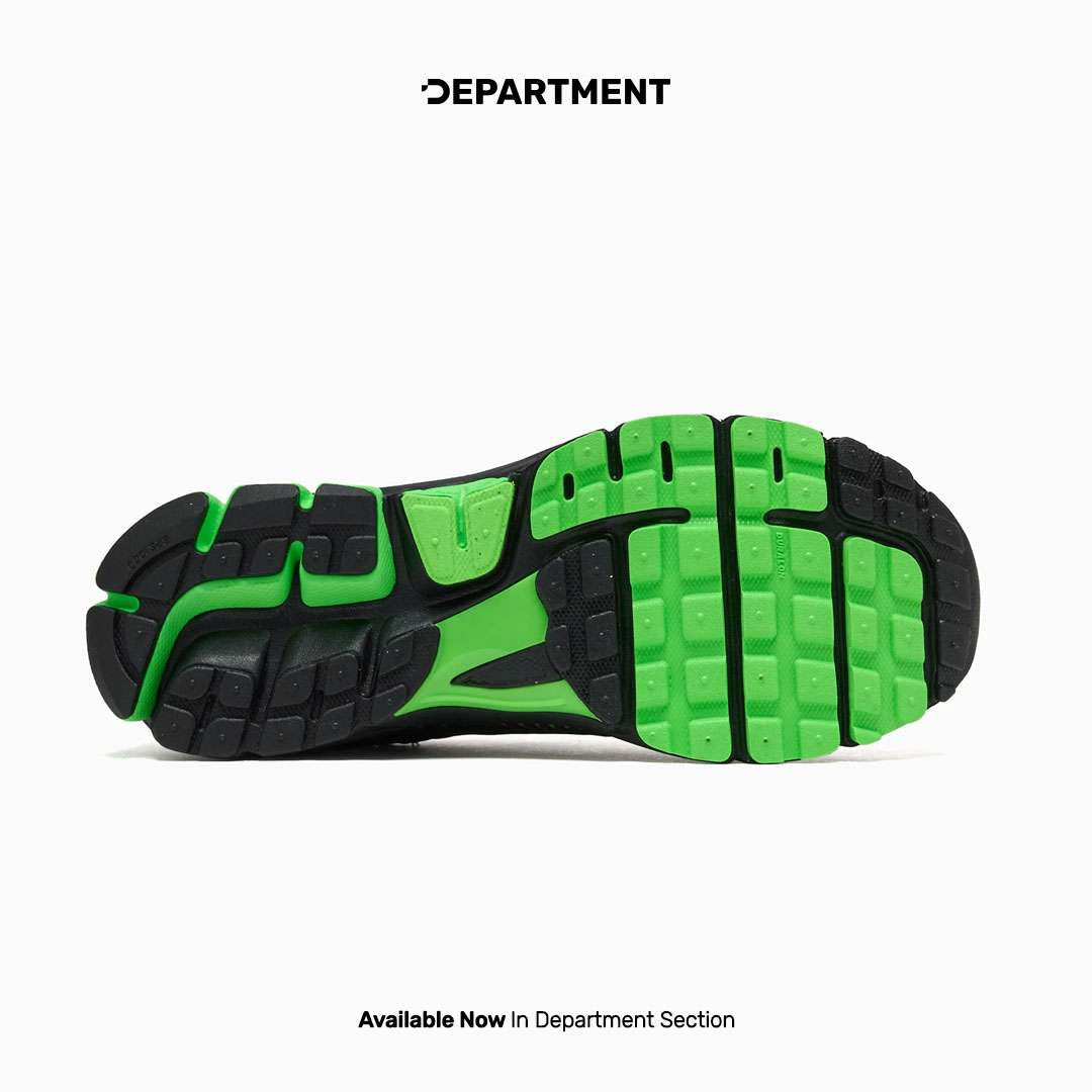 NIKE ZOOM VOMERO 5 SE