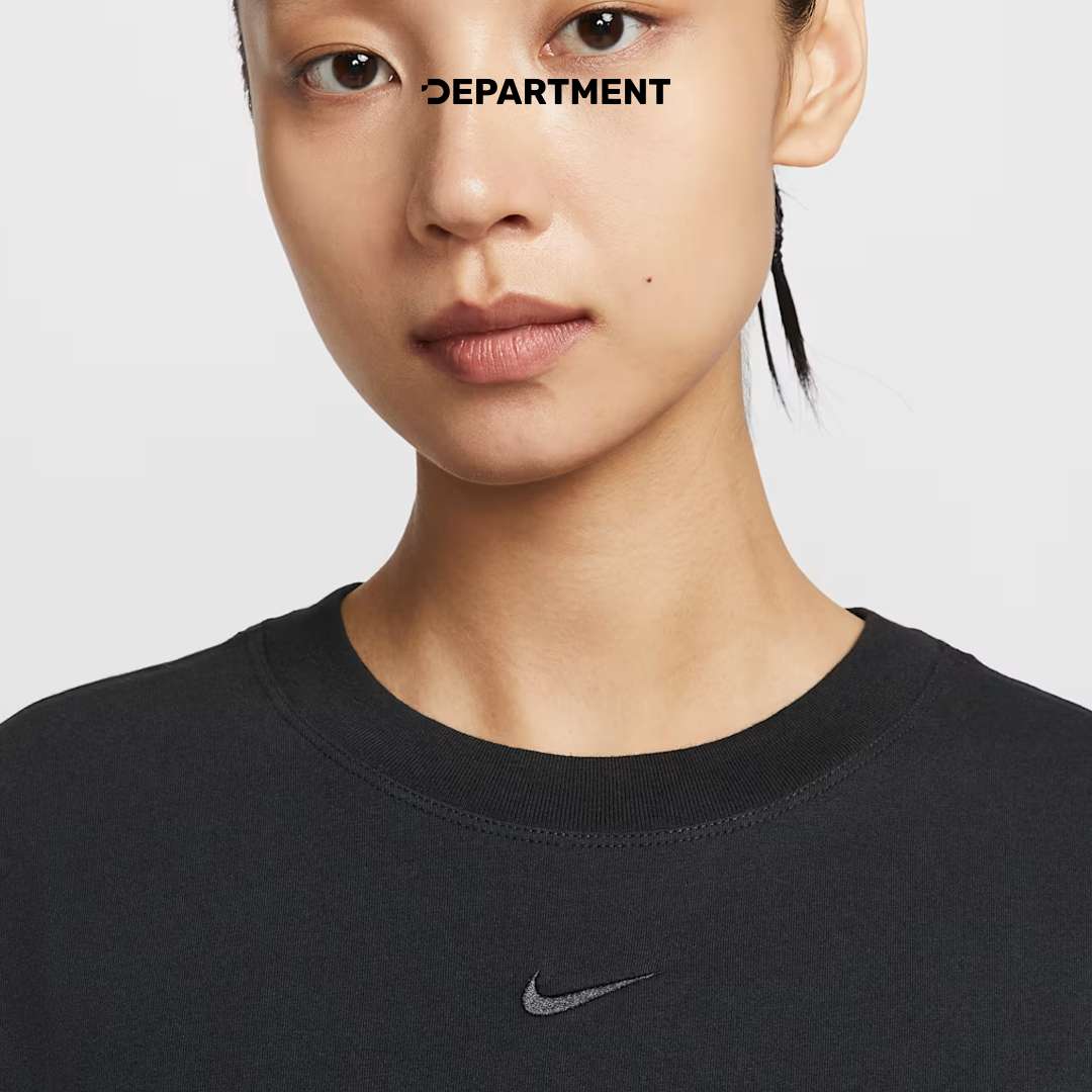 NIKE ESSENTIAL