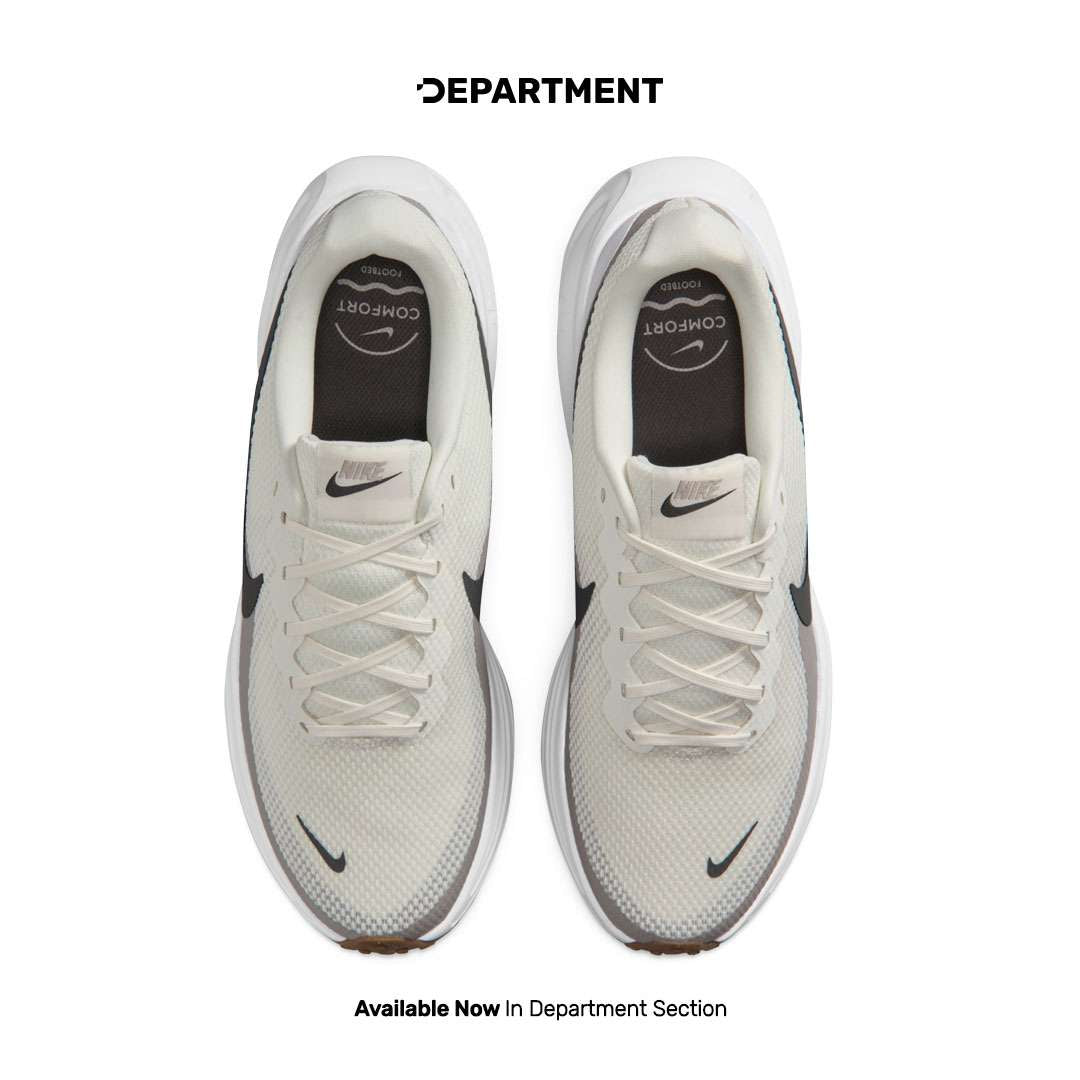 NIKE REVOLUTION 8