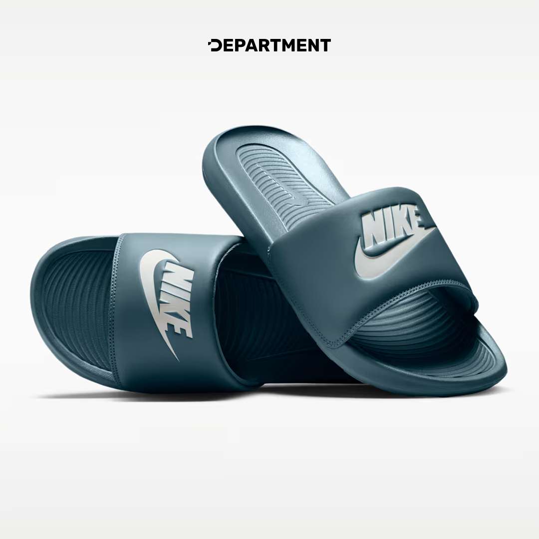 NIKE VICTORI ONE SLIDE