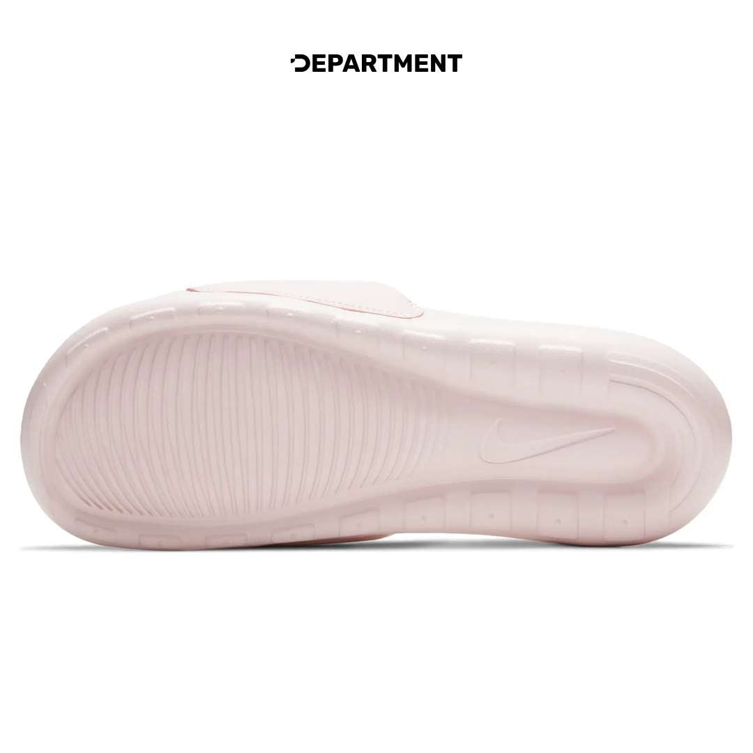NIKE WMNS VICTORI ONE