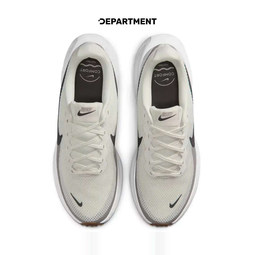 NIKE REVOLUTION 8