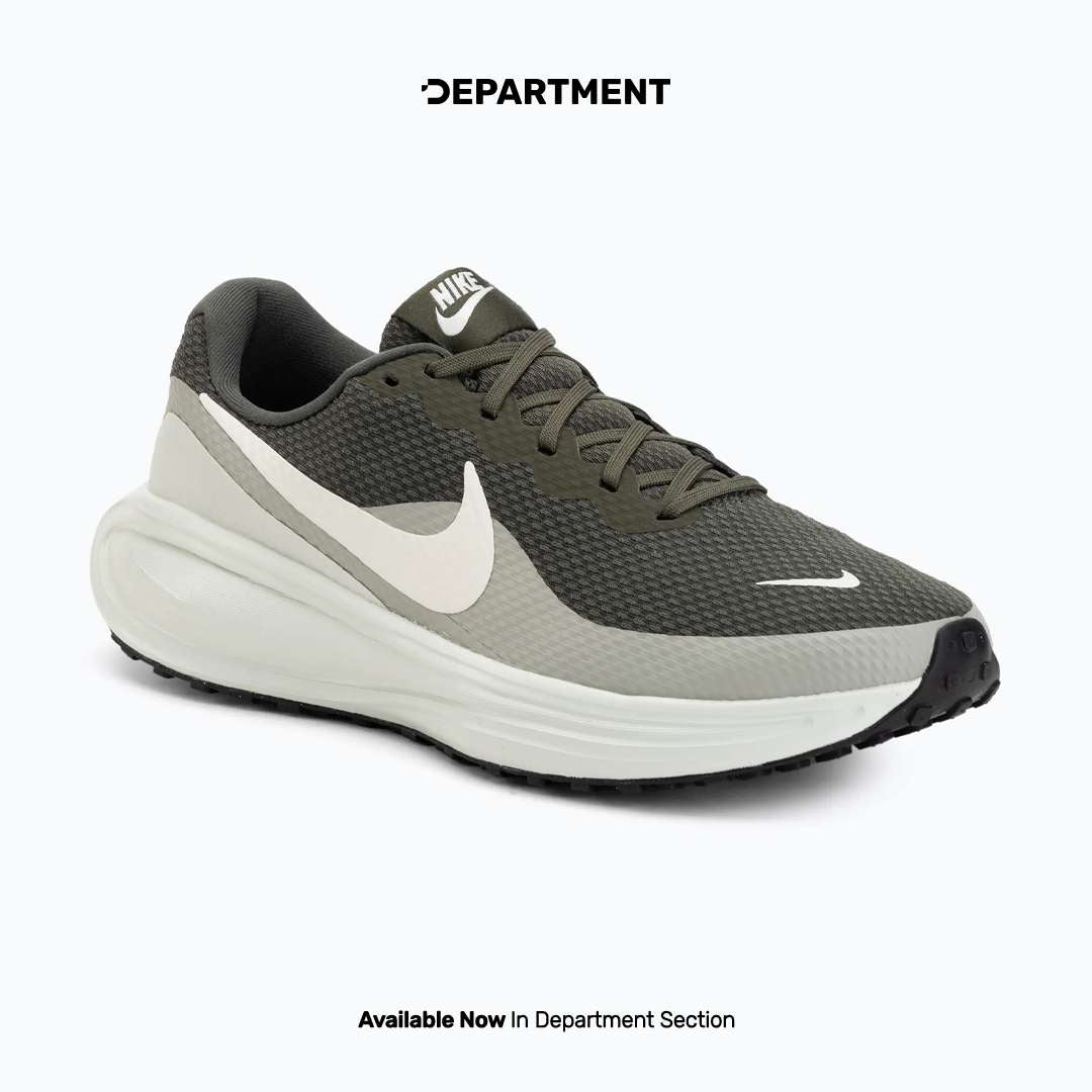 NIKE REVOLUTION 8