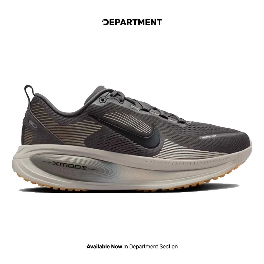 NIKE VOMERO 18