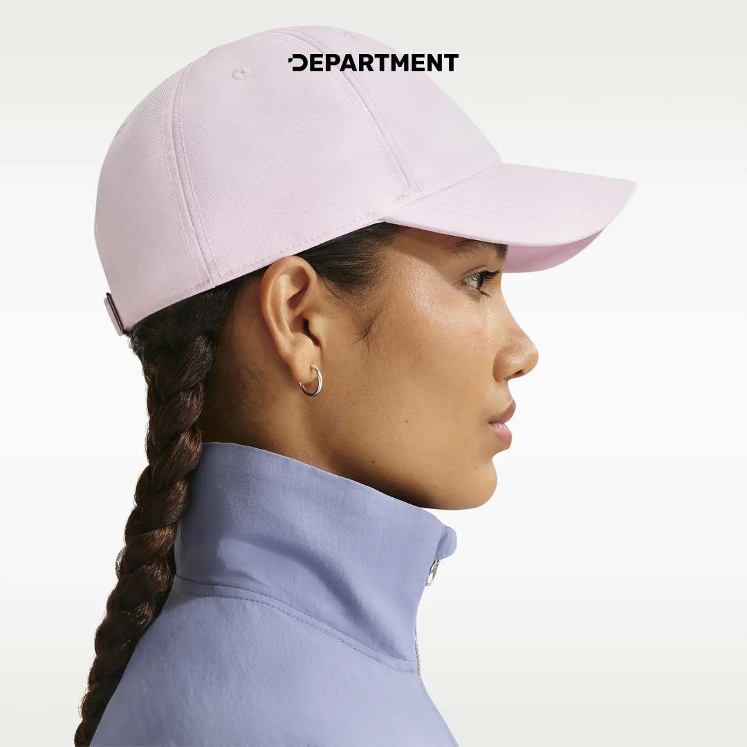 NIKE CLUB UNSTRUCTURED SWOOSH