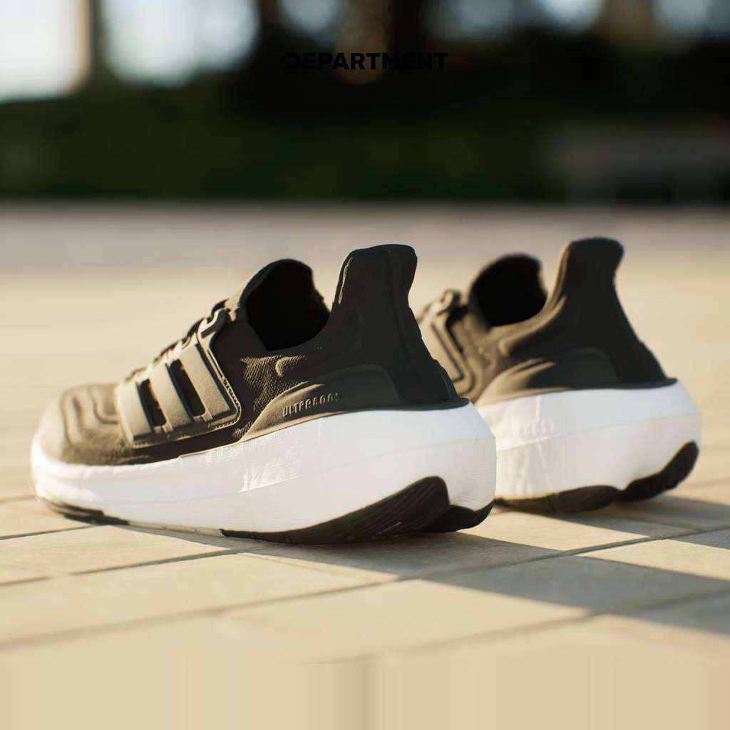 ADIDAS ULTRABOOST LIGHT