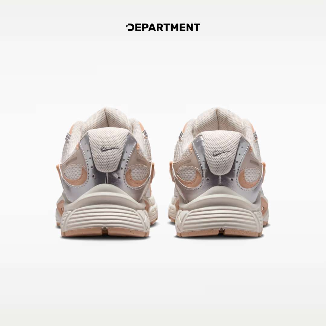 NIKE W V5 RNR WITH REFLECTIVE ACCENTS
