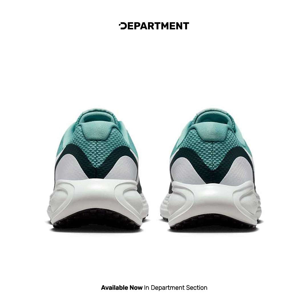 NIKE REVOLUTION 8