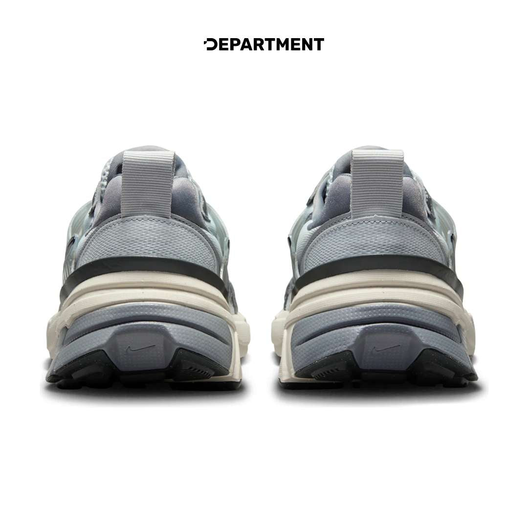 NIKE W V2K RUN WITH REFLECTIVE ACCENTS