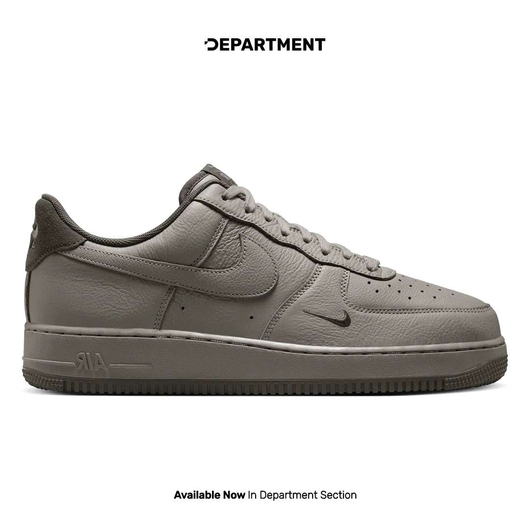 NIKE AIR FORCE 1 '07 LV8