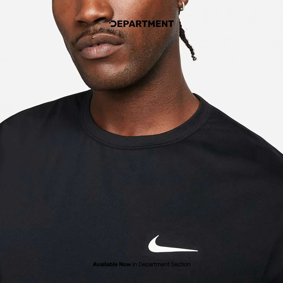 NIKE DRI FIT UV HYVERSE