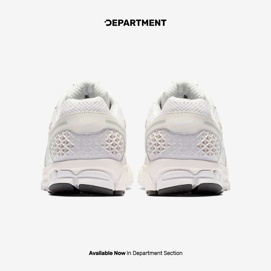 NIKE ZOOM VOMERO 5