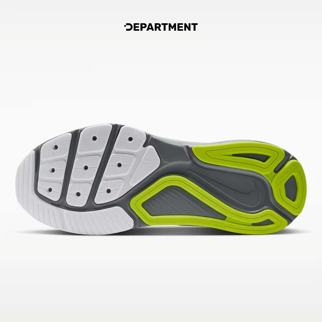 NIKE STRUCTURE 26