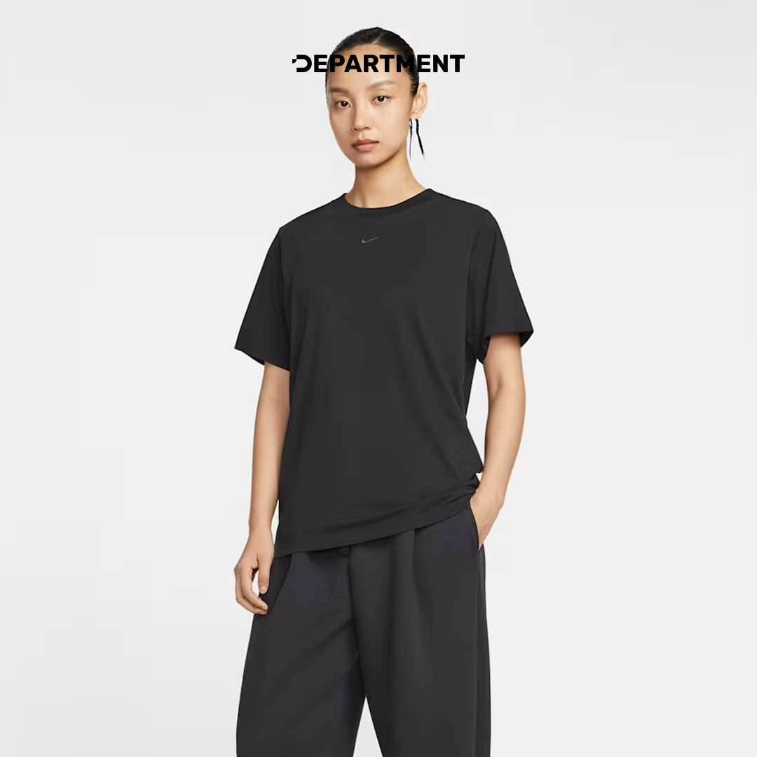 NIKE ESSENTIAL