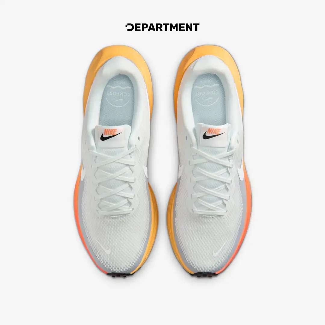 NIKE REVOLUTION 8